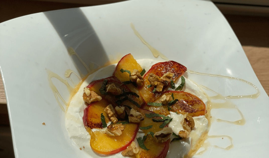 pêche et crème de feta