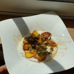 pêche et crème de feta